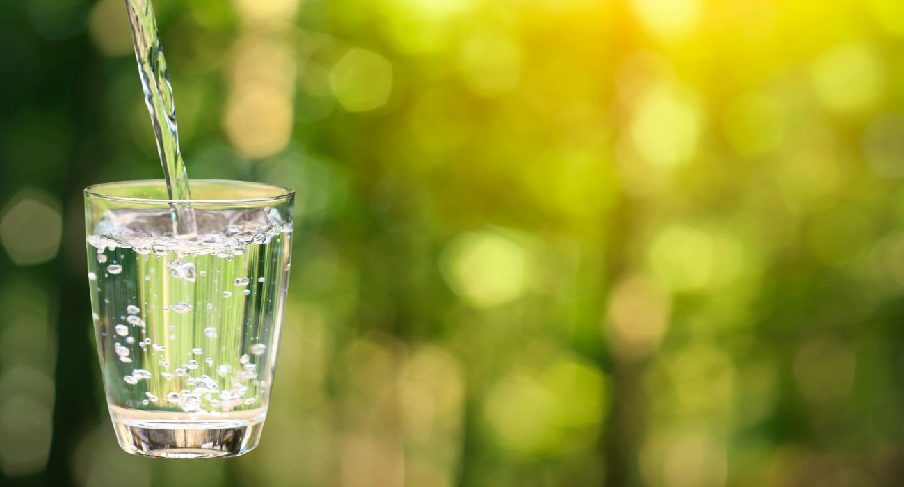 Il bicchiere d'acqua costa caro: a Roma scatta la polemica