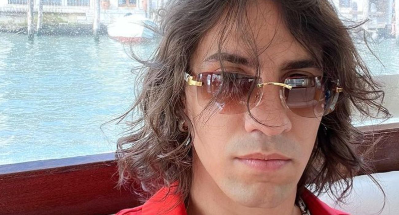 Il cantante Tedua ammette di avere una relazione