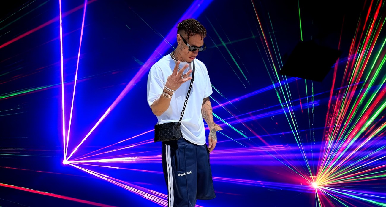 Gli occhiali di MamboLosco: fan prova a rubarli e finisce male